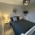 木屋 Corrib Waters Retreat, *