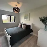 Corrib Waters Retreat, 木屋 Moycullen